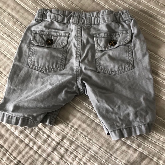 Gray shorts - Picture 3 of 3